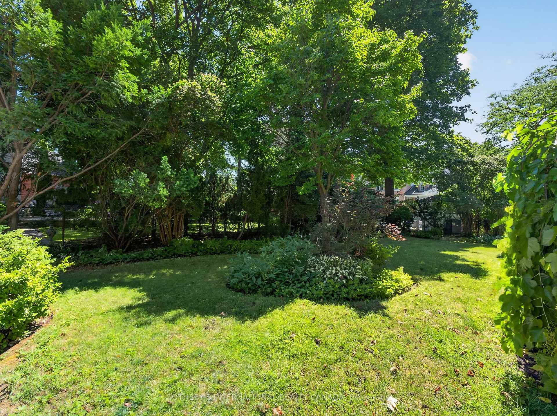 Photo 60 of 56 Edgehill Road, Etobicoke, Edenbridge-Humber Valley — HOMEH