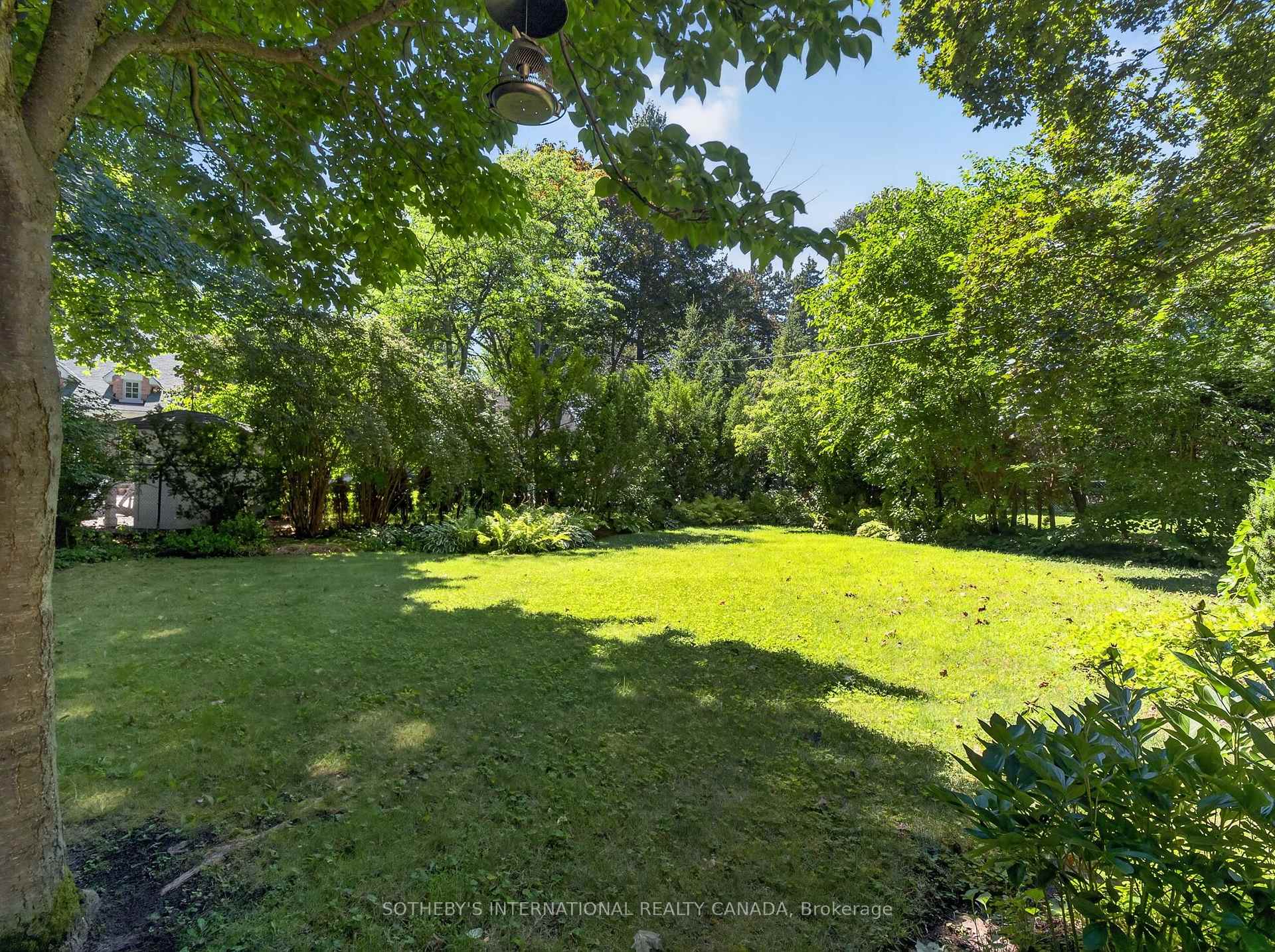 Photo 62 of 56 Edgehill Road, Etobicoke, Edenbridge-Humber Valley — HOMEH