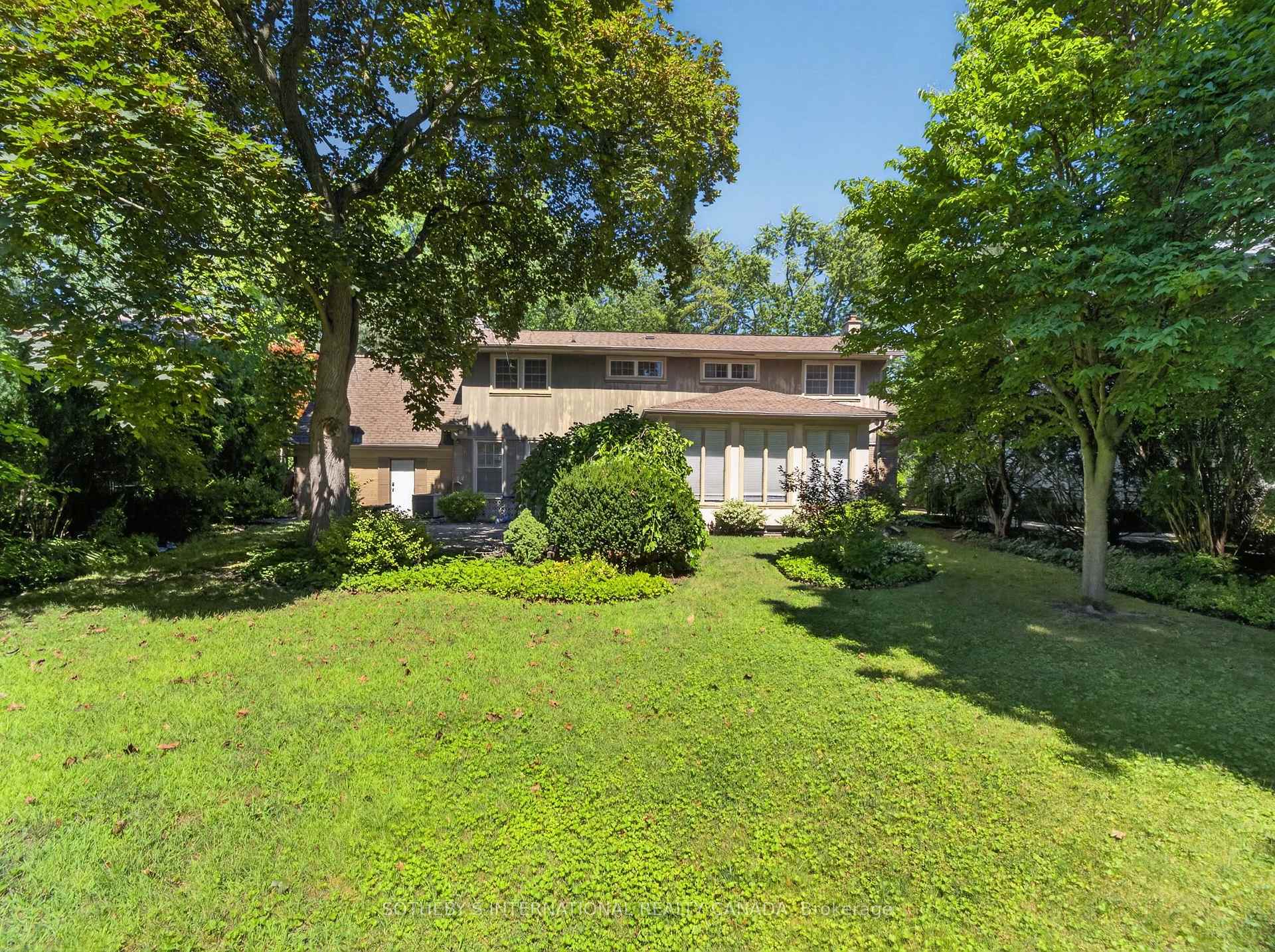 Photo 64 of 56 Edgehill Road, Etobicoke, Edenbridge-Humber Valley — HOMEH