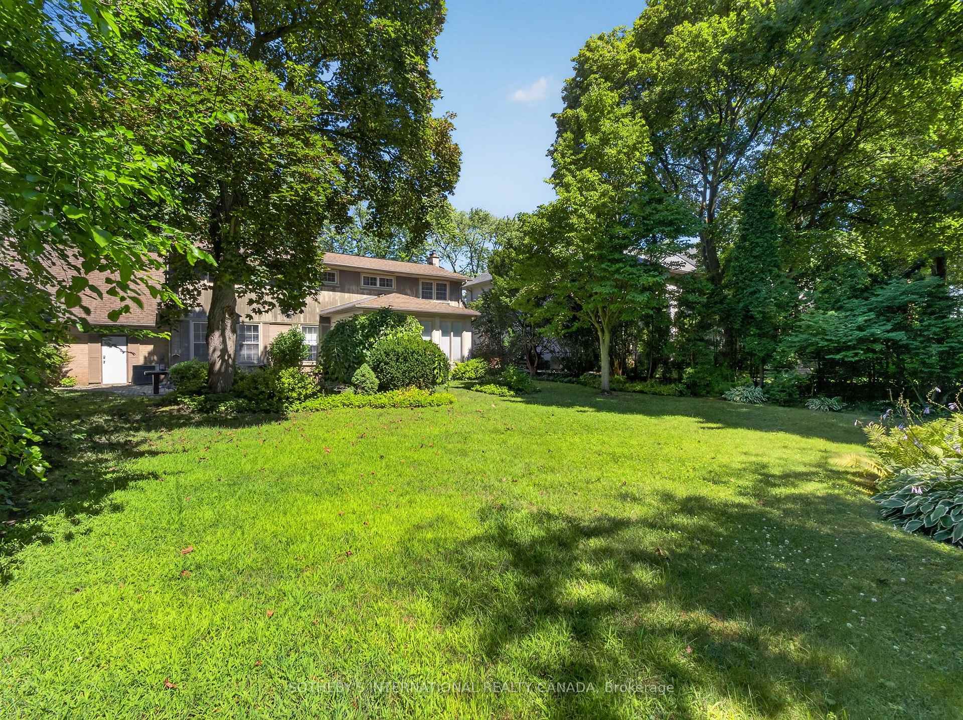 Photo 66 of 56 Edgehill Road, Etobicoke, Edenbridge-Humber Valley — HOMEH
