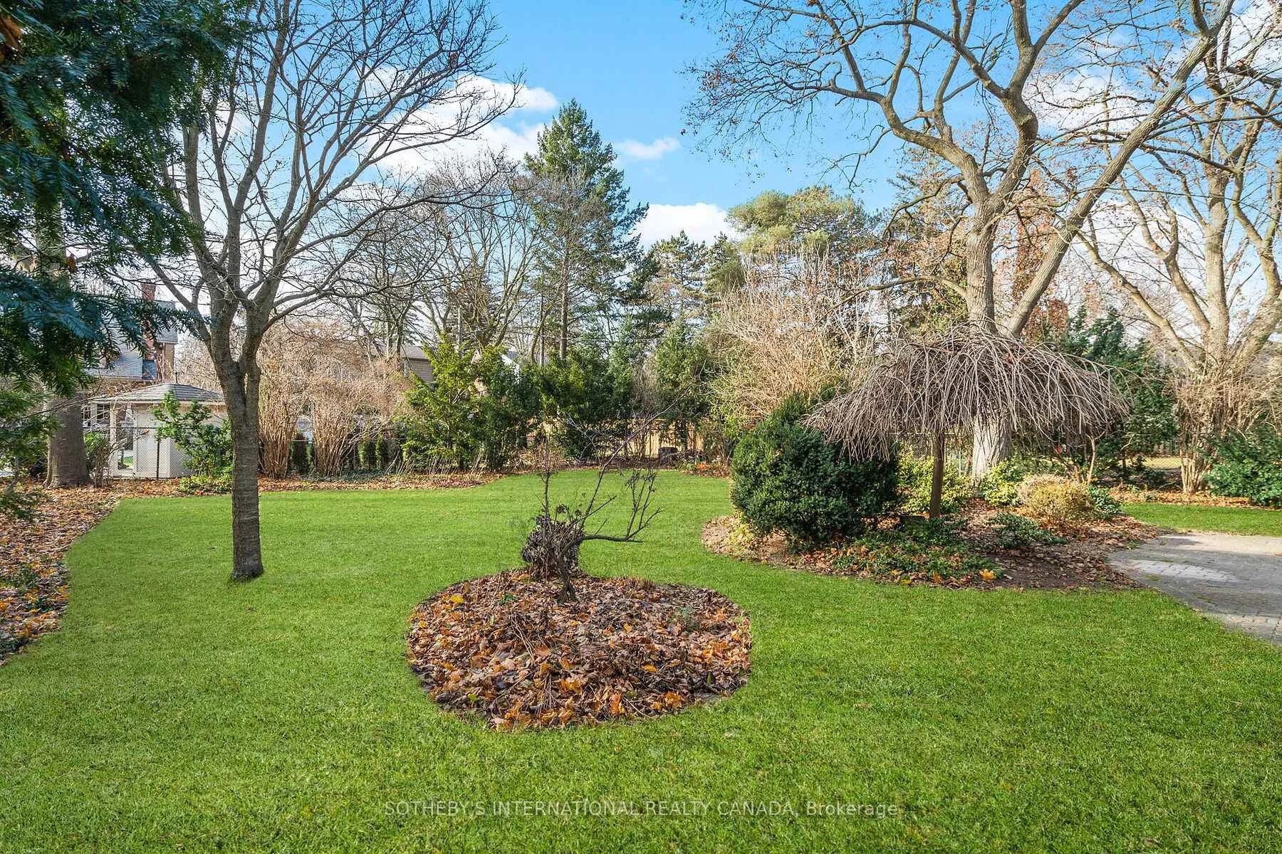 Photo 6 of 56 Edgehill Road, Etobicoke, Edenbridge-Humber Valley — HOMEH