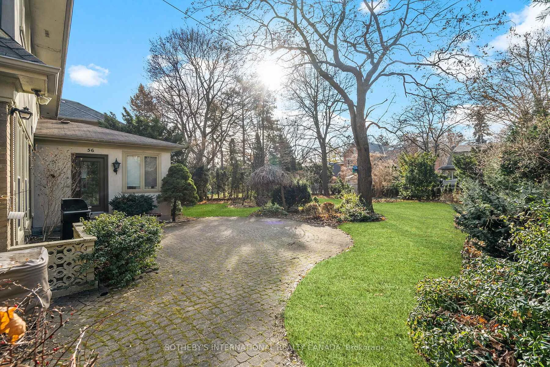 Photo 12 of 56 Edgehill Road, Etobicoke, Edenbridge-Humber Valley — HOMEH