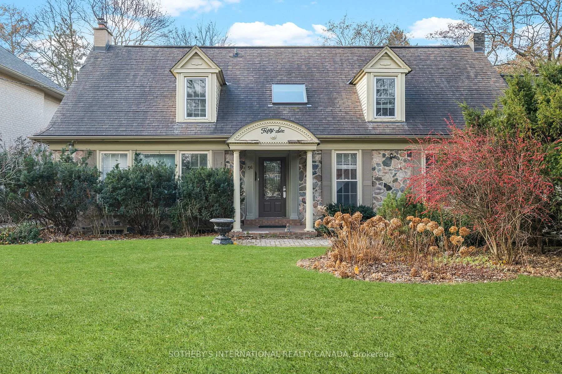 Photo 27 of 56 Edgehill Road, Etobicoke, Edenbridge-Humber Valley — HOMEH