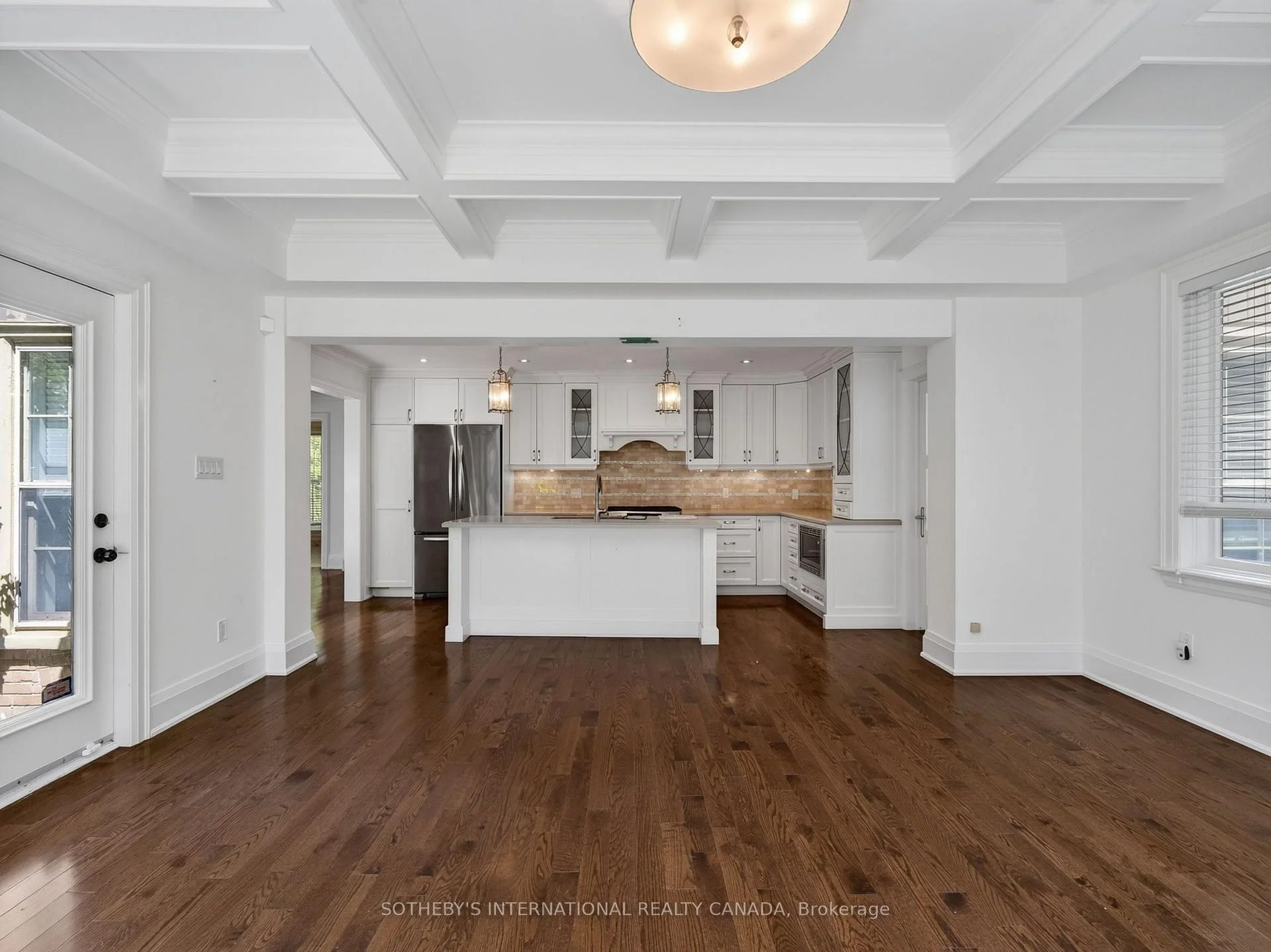 Photo 32 of 56 Edgehill Road, Etobicoke, Edenbridge-Humber Valley — HOMEH
