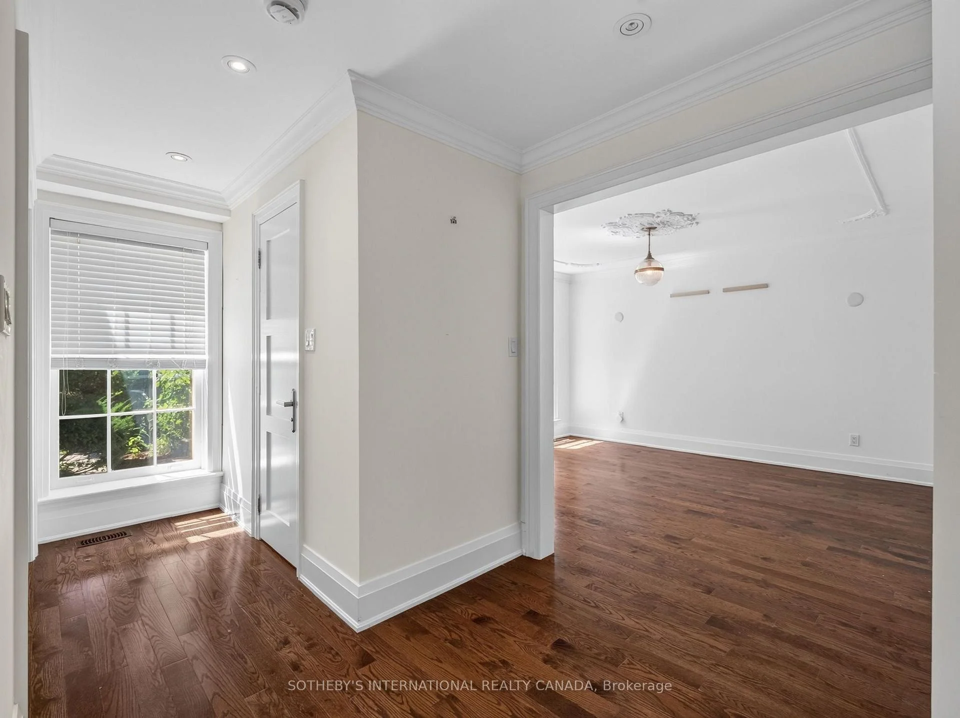 Photo 44 of 56 Edgehill Road, Etobicoke, Edenbridge-Humber Valley — HOMEH