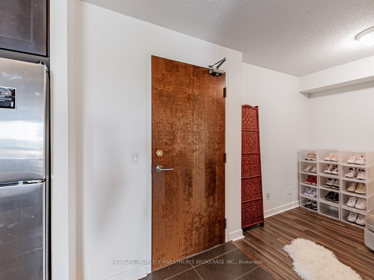 Photo 5 of Unit 907, 1235 Bayly Street, Pickering, Bay Ridges — HOMEH