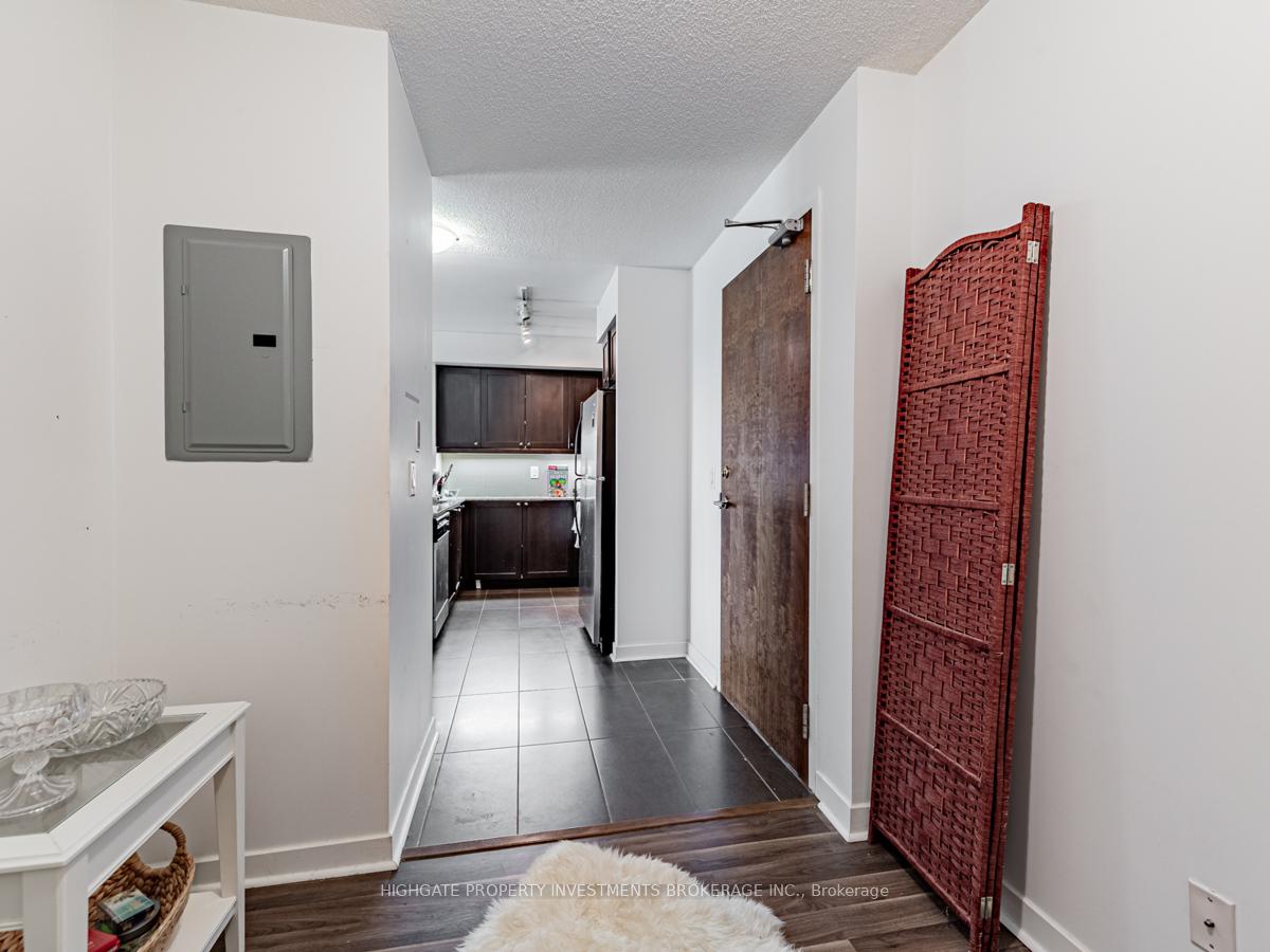 Photo 6 of Unit 907, 1235 Bayly Street, Pickering, Bay Ridges — HOMEH