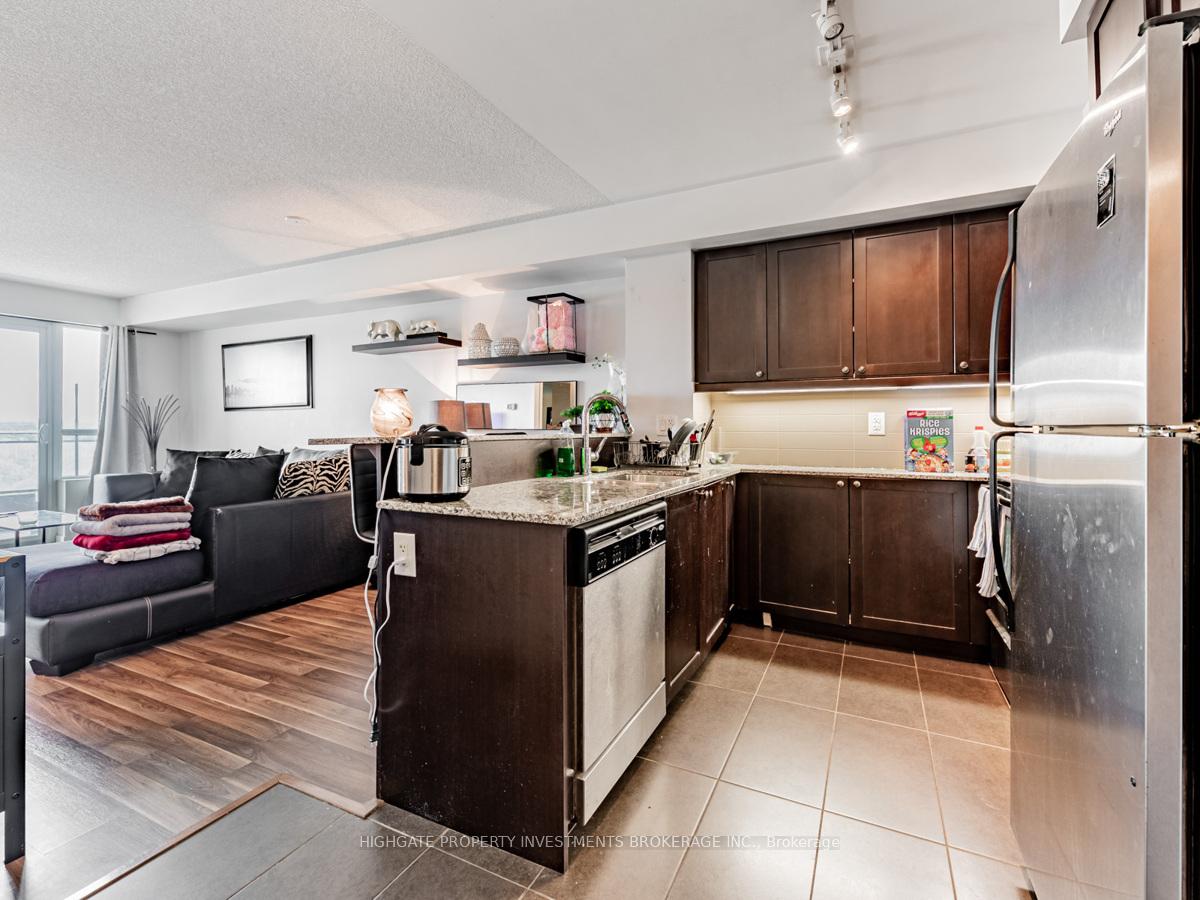 Photo 8 of Unit 907, 1235 Bayly Street, Pickering, Bay Ridges — HOMEH