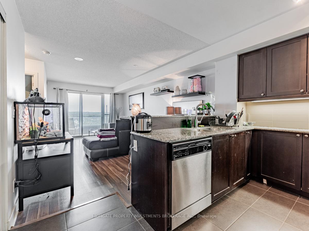 Photo 10 of Unit 907, 1235 Bayly Street, Pickering, Bay Ridges — HOMEH