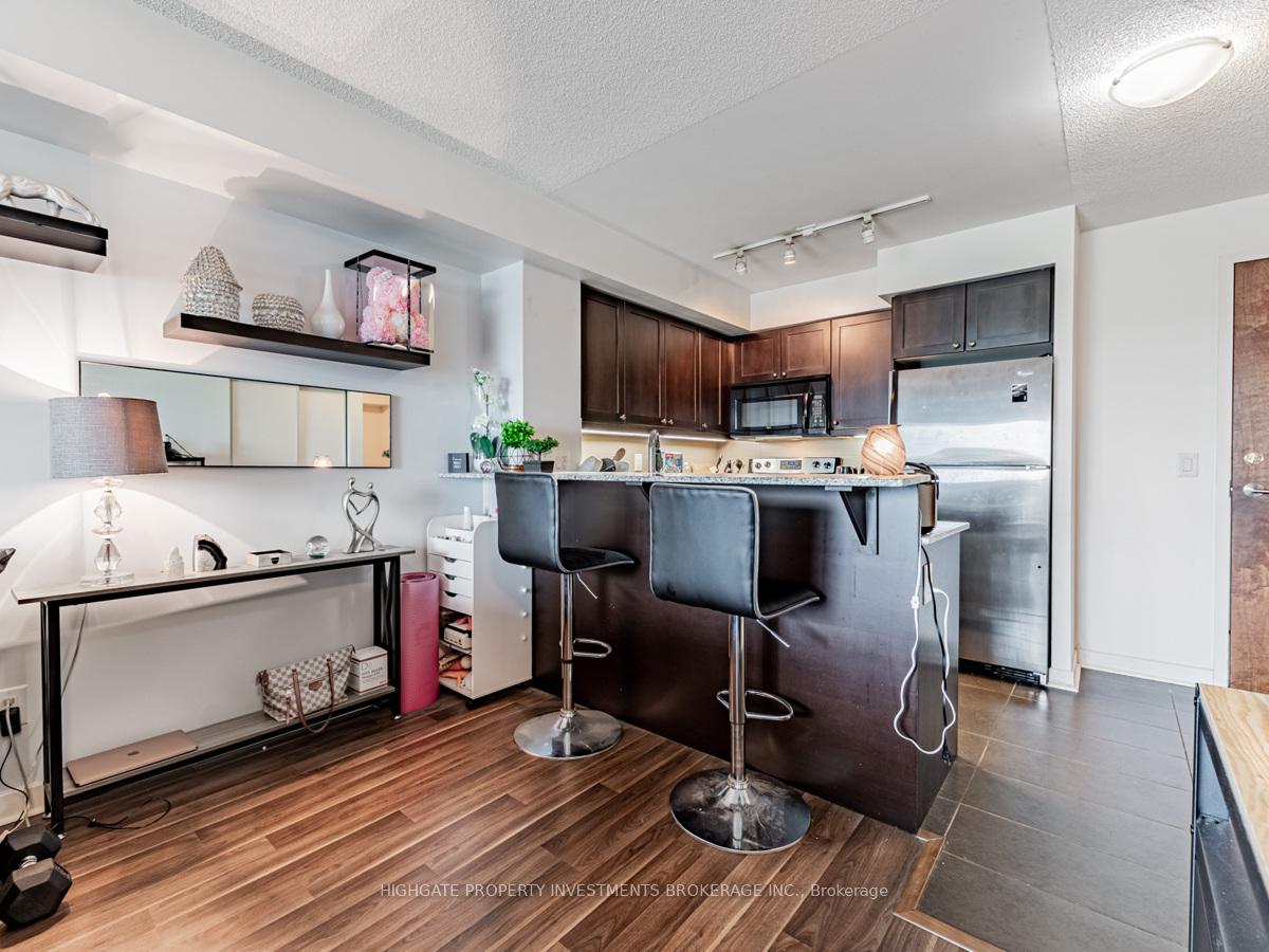 Photo 12 of Unit 907, 1235 Bayly Street, Pickering, Bay Ridges — HOMEH