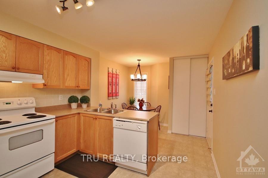 Photo 13 of 835 Longfields Drive, Ottawa, Barrhaven - Longfields — HOMEH