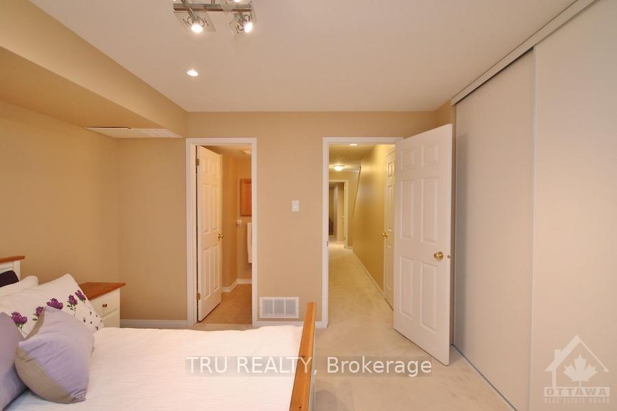 Photo 17 of 835 Longfields Drive, Ottawa, Barrhaven - Longfields — HOMEH
