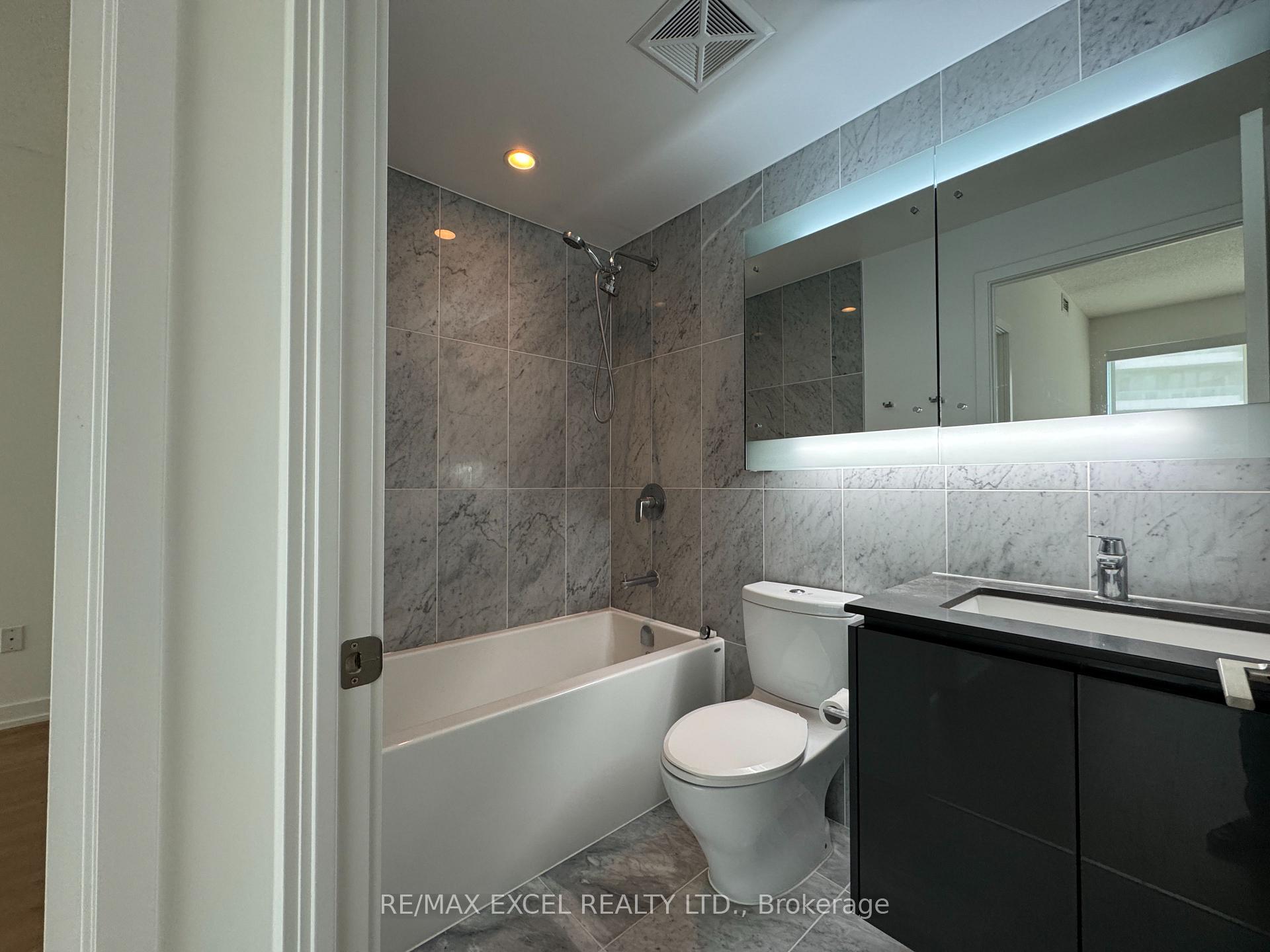 Photo 14 of Unit 3106, 117 Mcmahon Drive, North York, Bayview Village — HOMEH