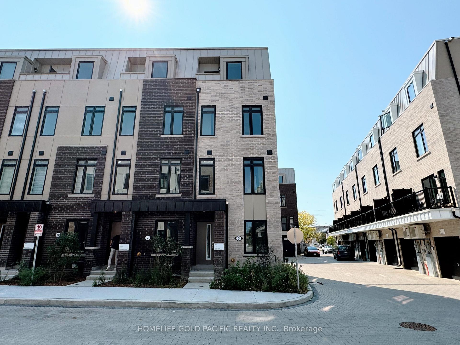 Photo 1 of 5 Spruce Pines Crescent, North York, Victoria Village — HOMEH