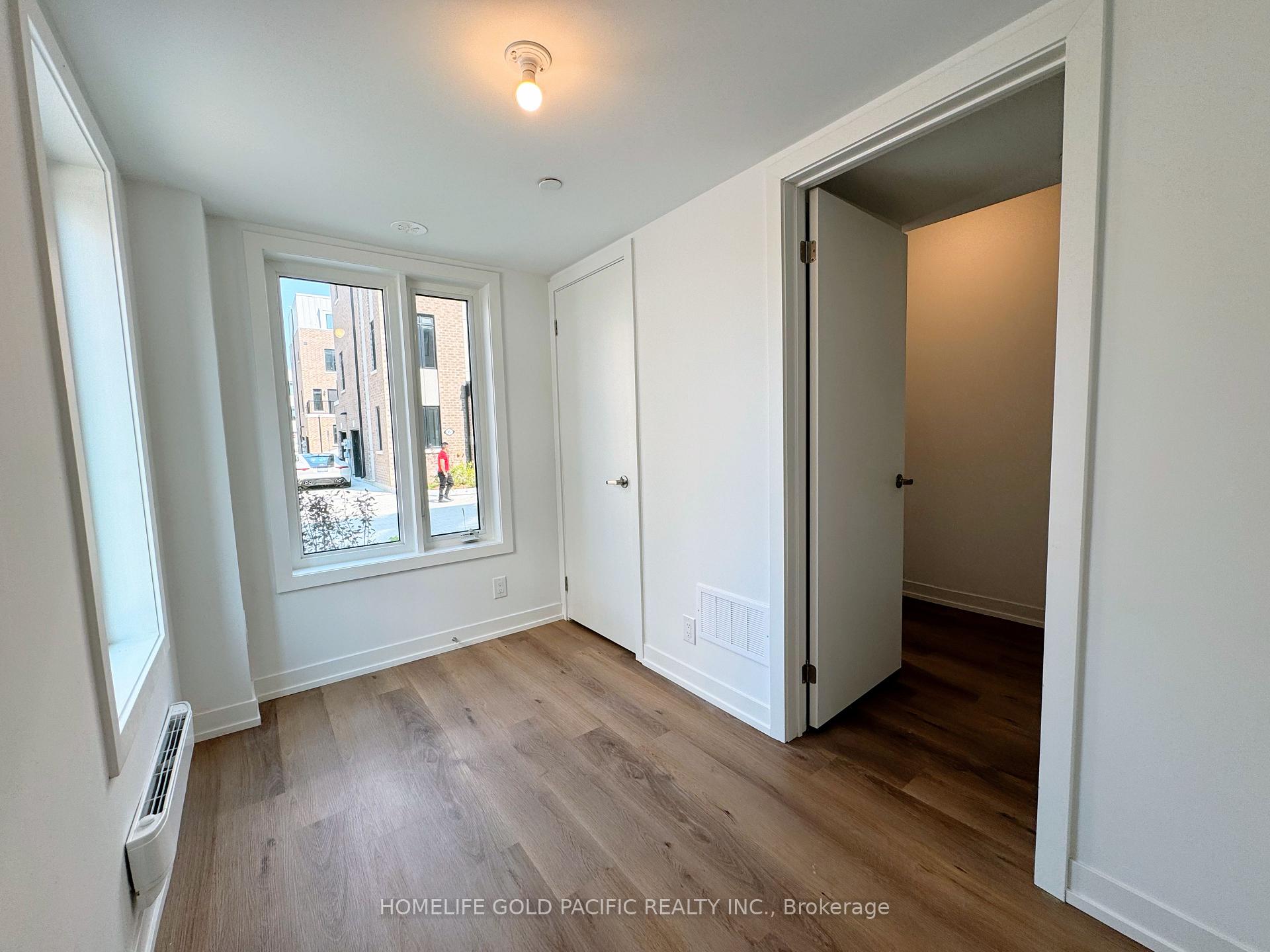 Photo 3 of 5 Spruce Pines Crescent, North York, Victoria Village — HOMEH