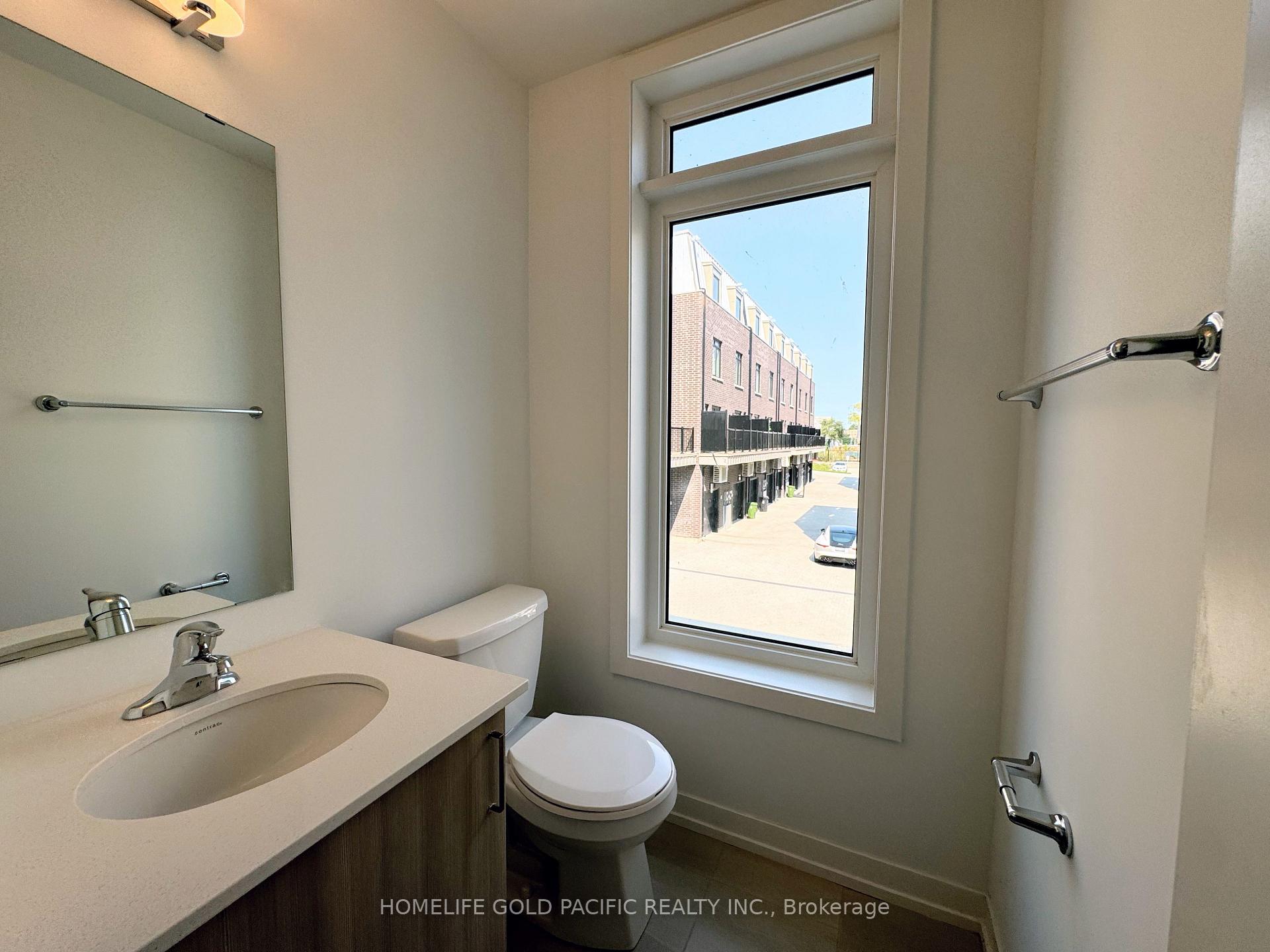 Photo 4 of 5 Spruce Pines Crescent, North York, Victoria Village — HOMEH