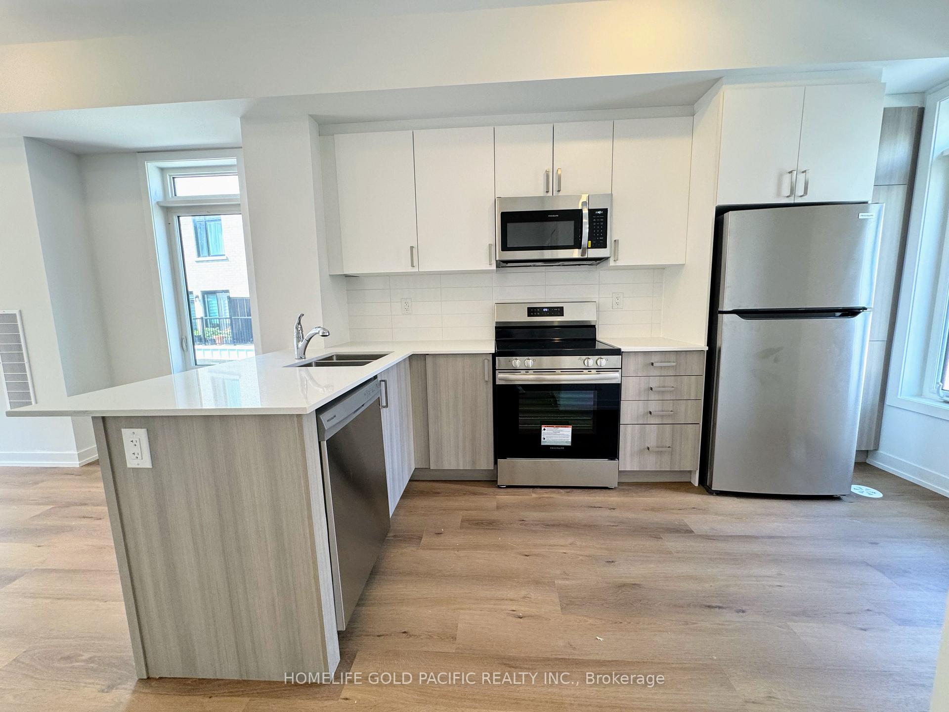 Photo 6 of 5 Spruce Pines Crescent, North York, Victoria Village — HOMEH