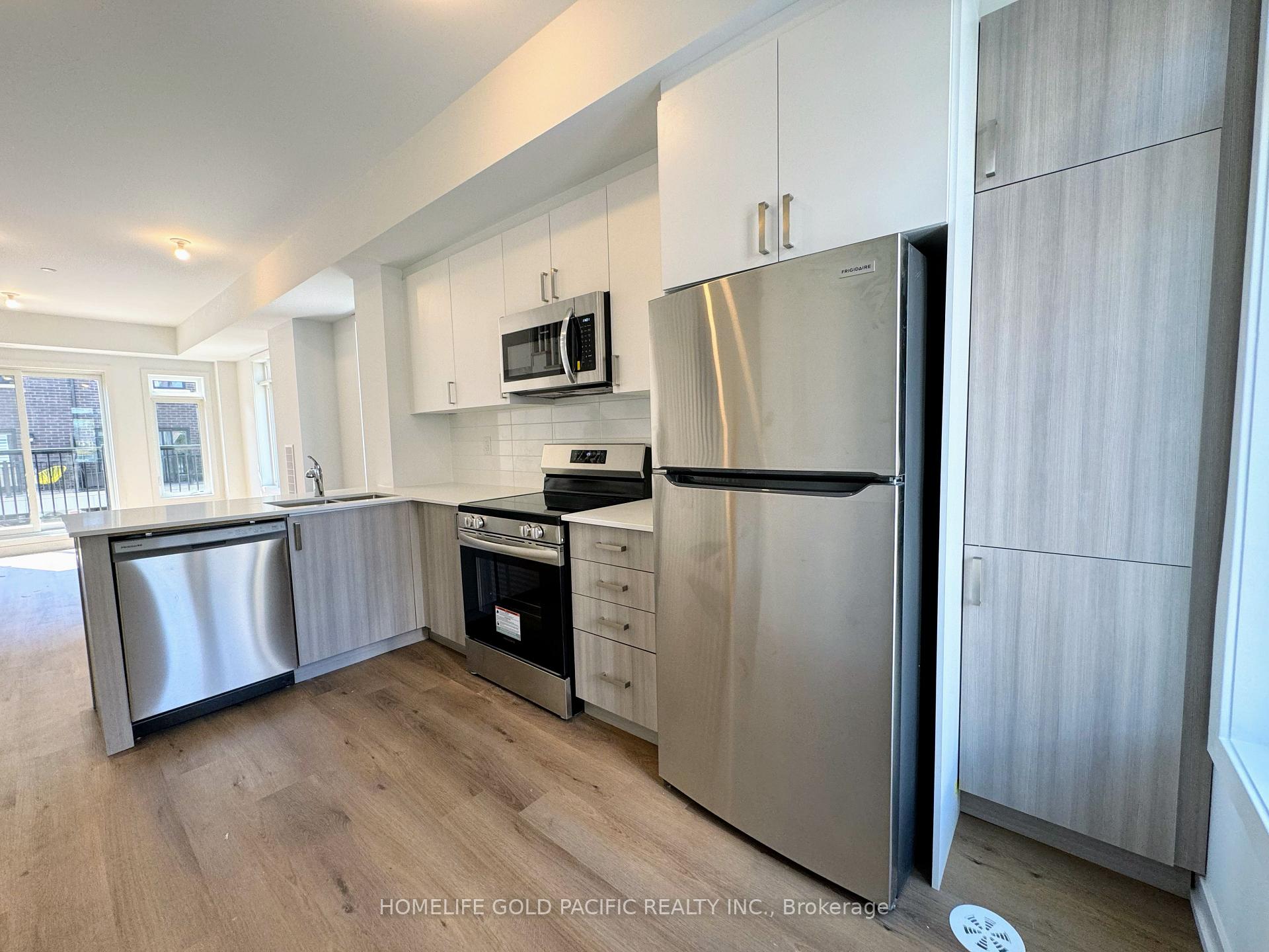Photo 7 of 5 Spruce Pines Crescent, North York, Victoria Village — HOMEH