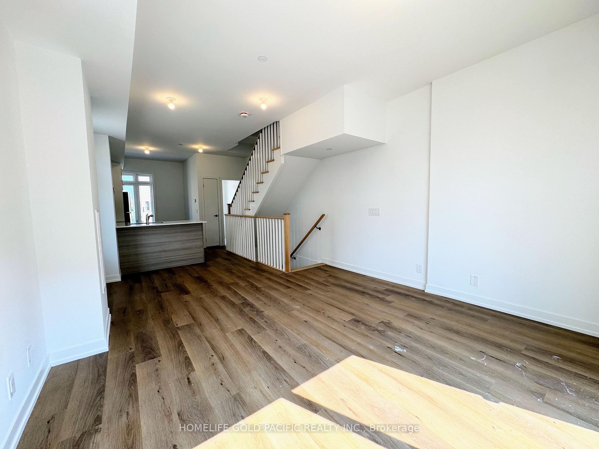 Photo 10 of 5 Spruce Pines Crescent, North York, Victoria Village — HOMEH