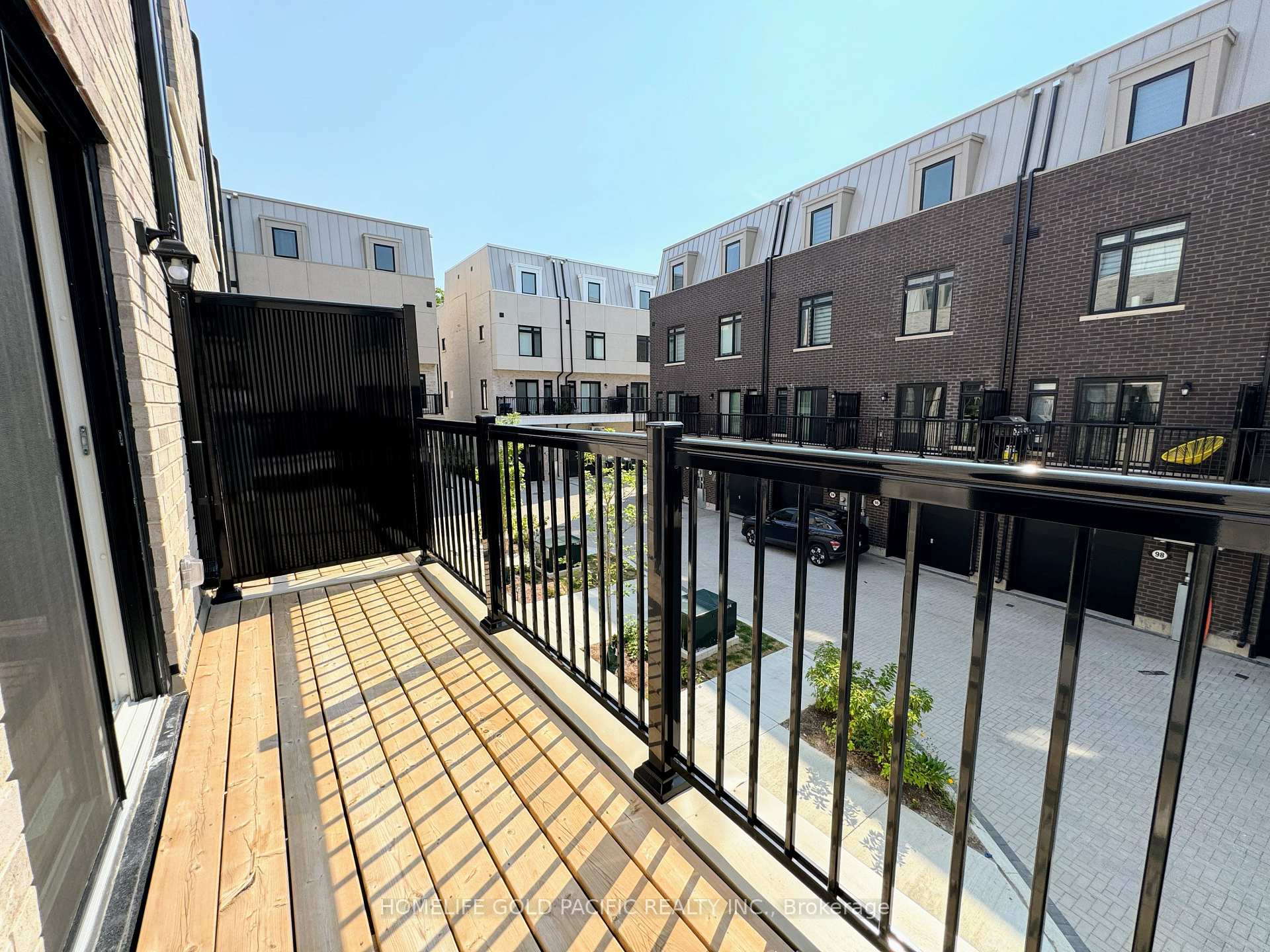 Photo 13 of 5 Spruce Pines Crescent, North York, Victoria Village — HOMEH