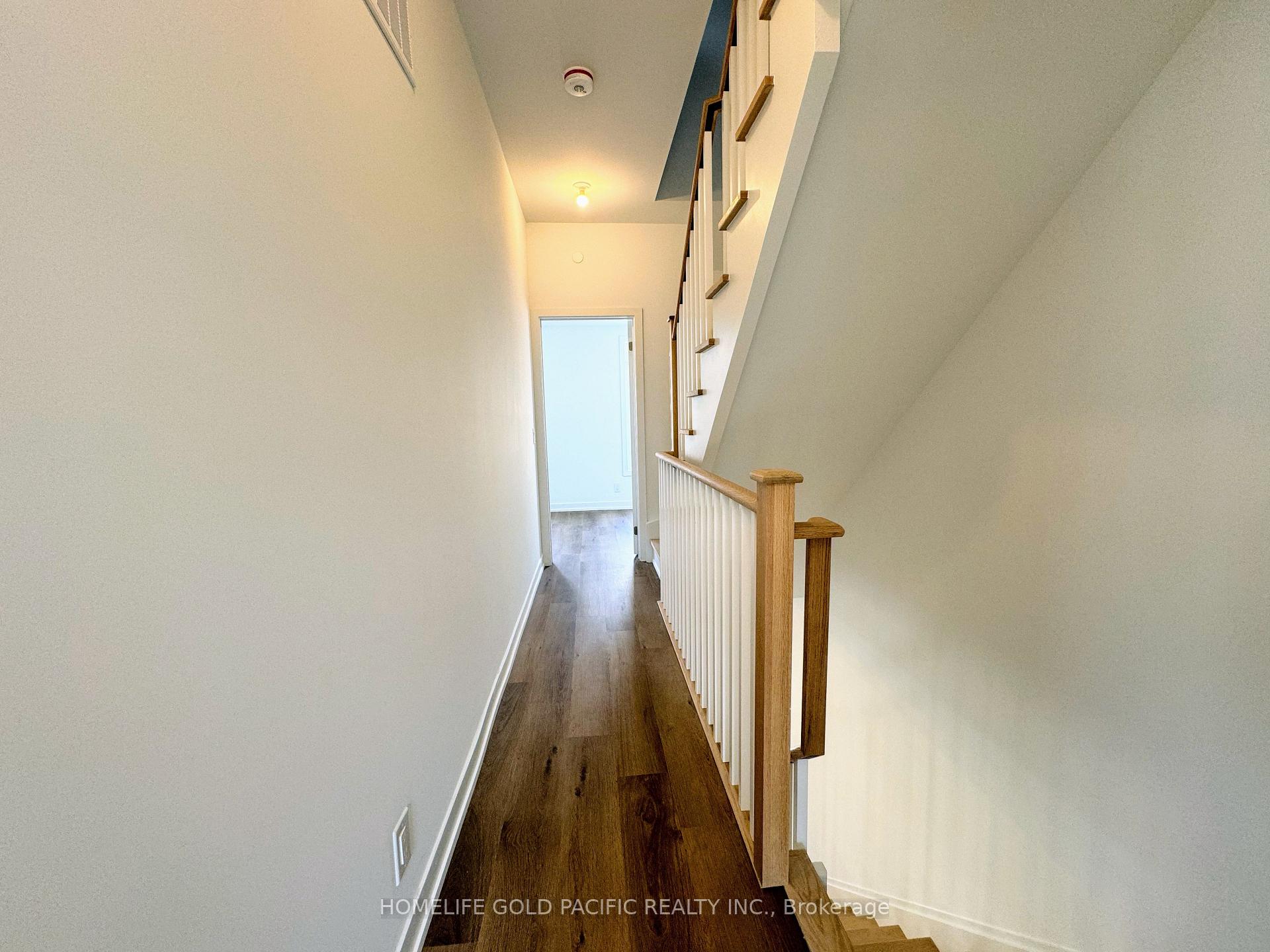 Photo 18 of 5 Spruce Pines Crescent, North York, Victoria Village — HOMEH