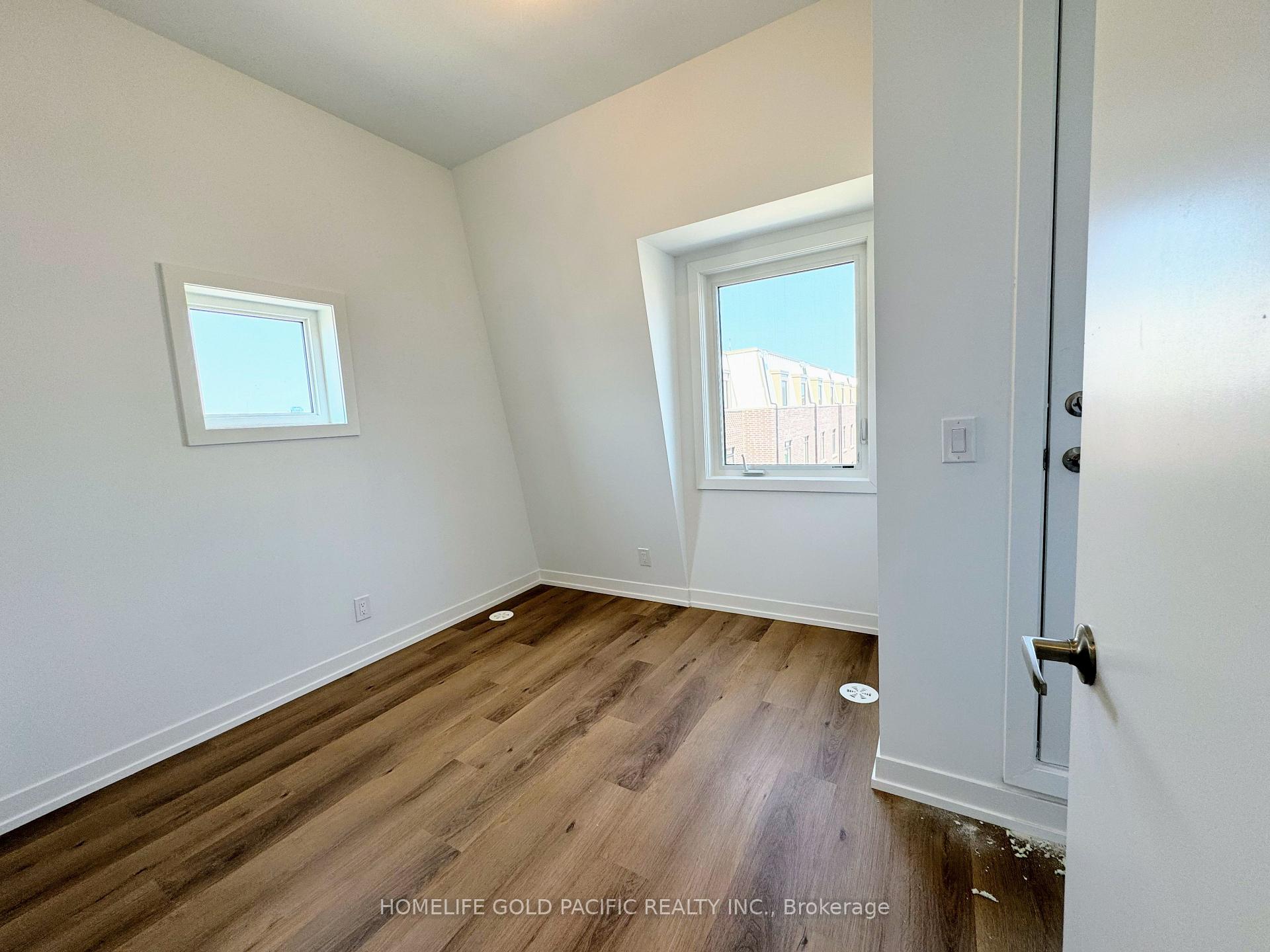 Photo 28 of 5 Spruce Pines Crescent, North York, Victoria Village — HOMEH