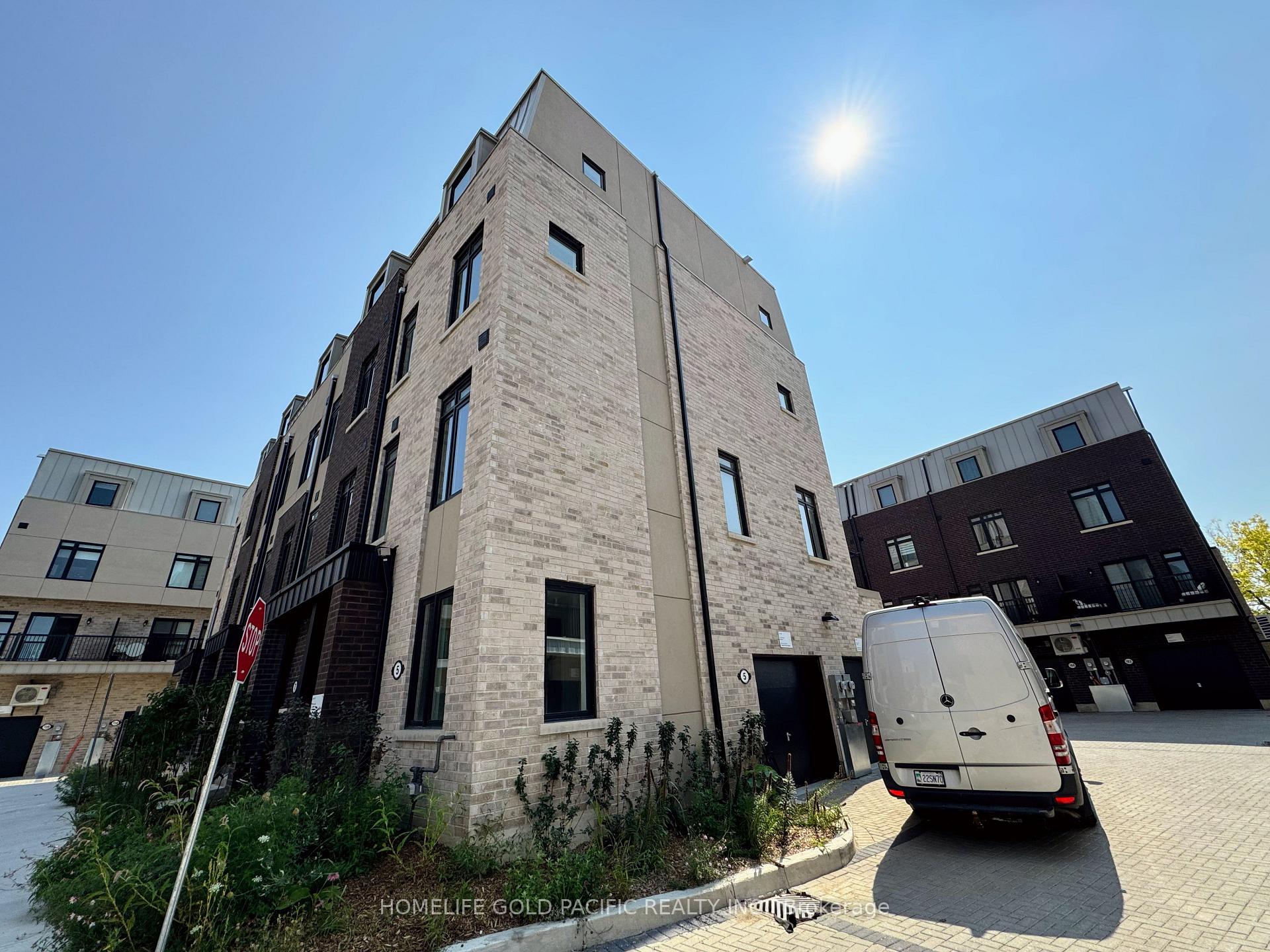 Photo 31 of 5 Spruce Pines Crescent, North York, Victoria Village — HOMEH