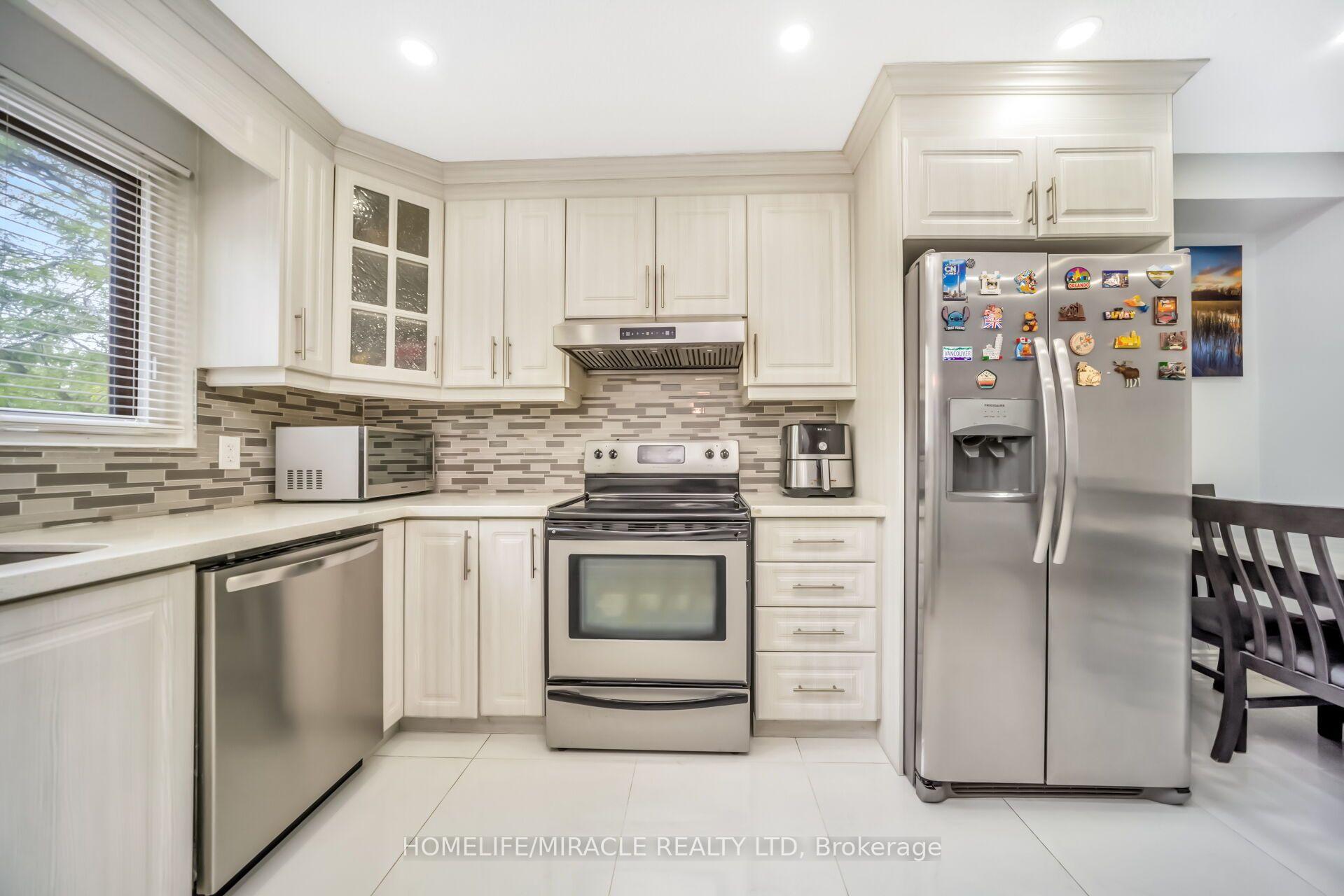Photo 10 of 25 Carleton Place, Brampton, Bramalea West Industrial — HOMEH