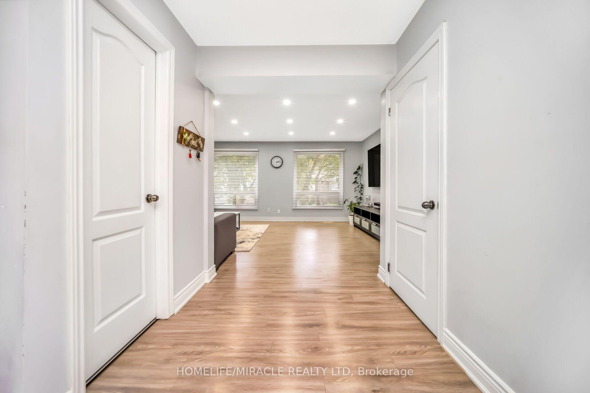 Photo 13 of 25 Carleton Place, Brampton, Bramalea West Industrial — HOMEH