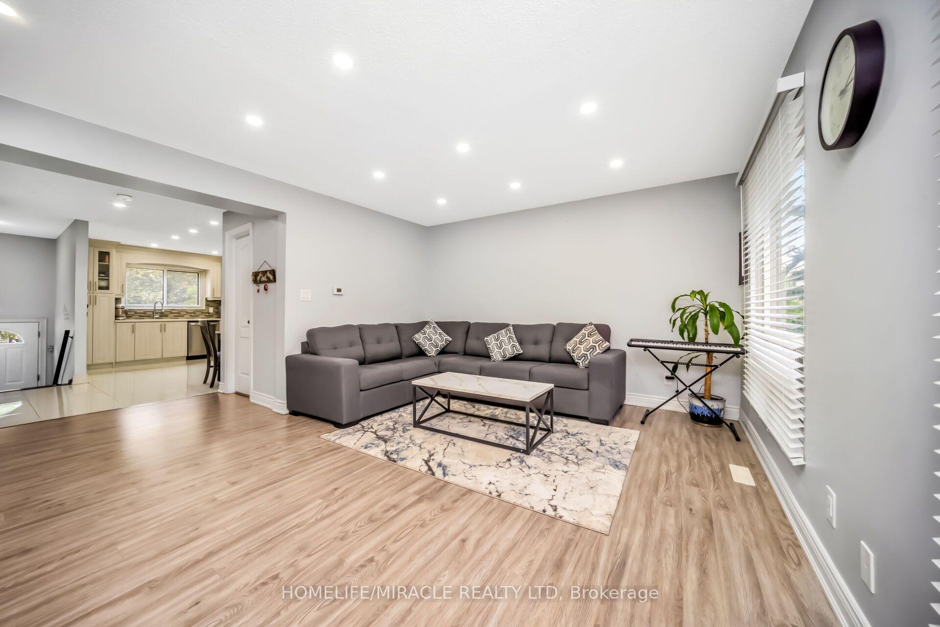 Photo 16 of 25 Carleton Place, Brampton, Bramalea West Industrial — HOMEH
