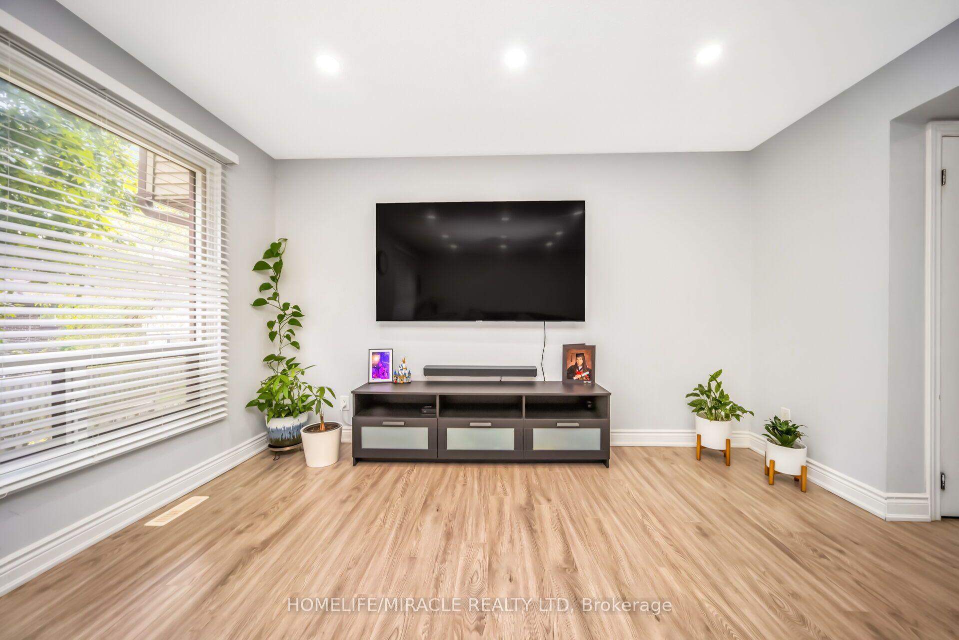 Photo 18 of 25 Carleton Place, Brampton, Bramalea West Industrial — HOMEH