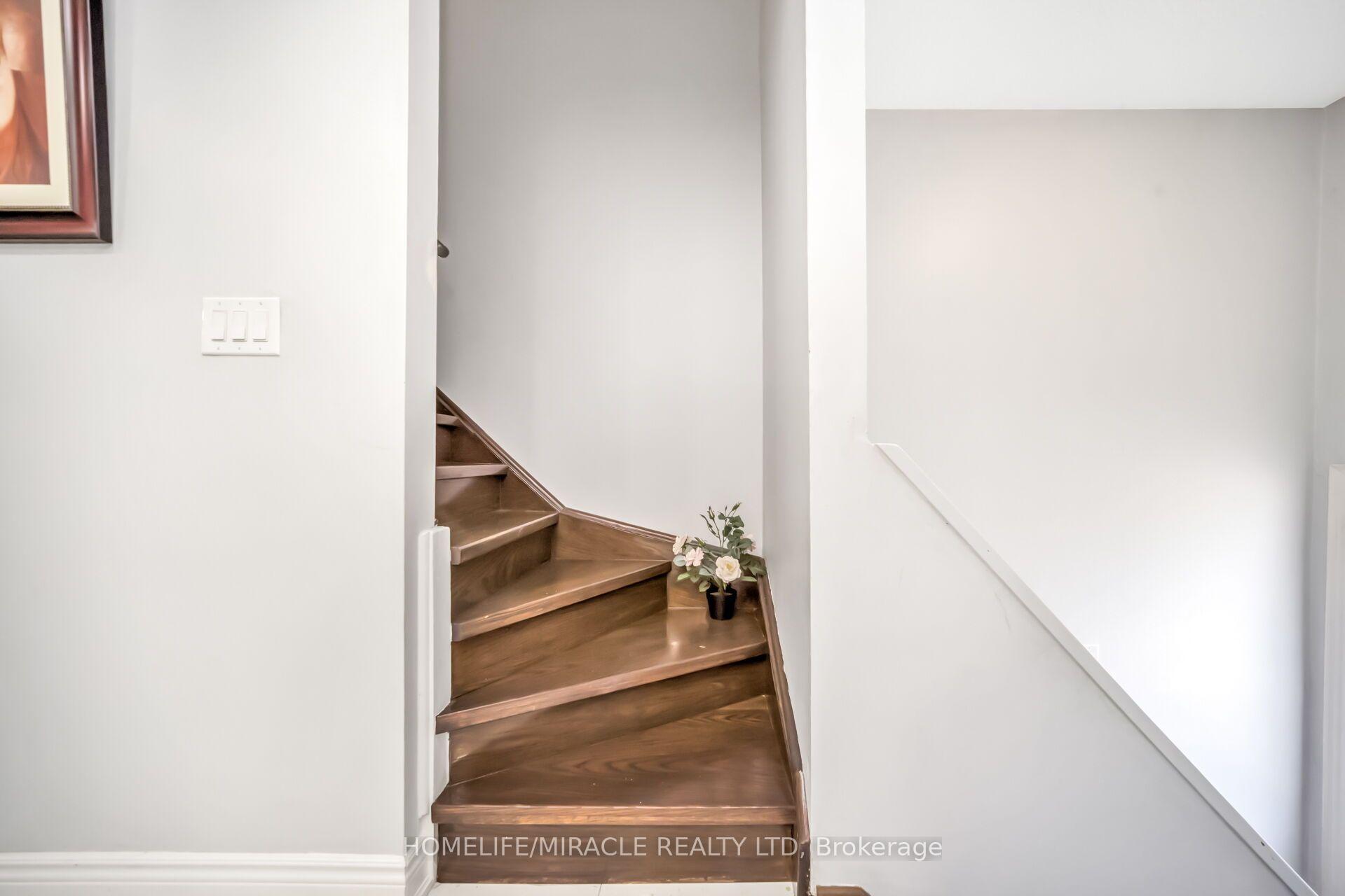 Photo 20 of 25 Carleton Place, Brampton, Bramalea West Industrial — HOMEH