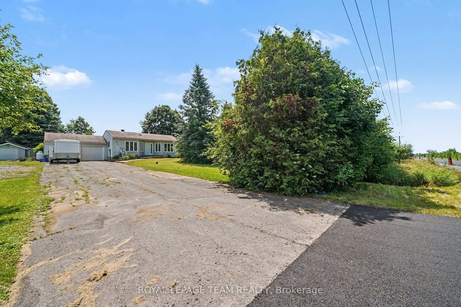 Photo 2 of 978 Rideau Road, Ottawa, Riverside South/Gloucester Glen — HOMEH