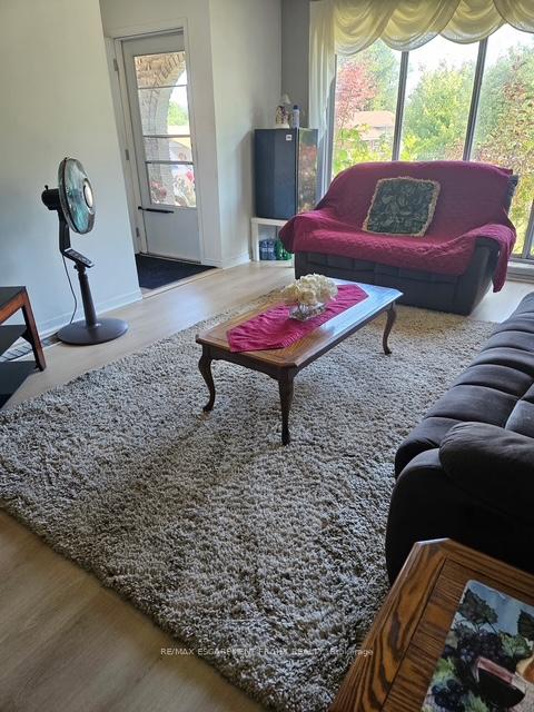 Photo 5 of 97 Guildwood Drive, Hamilton, Gurnett — HOMEH