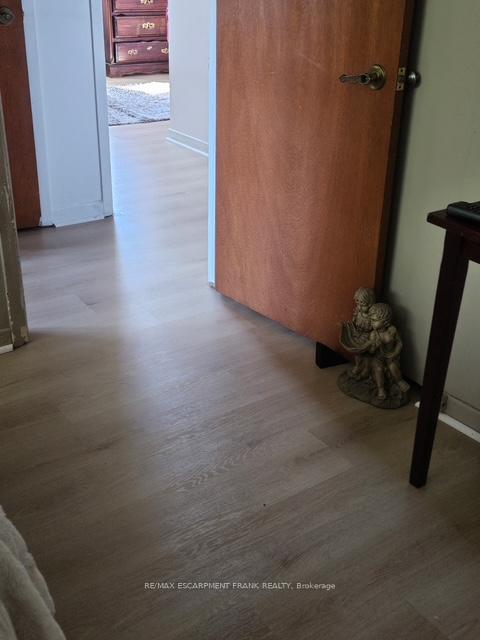 Photo 25 of 97 Guildwood Drive, Hamilton, Gurnett — HOMEH