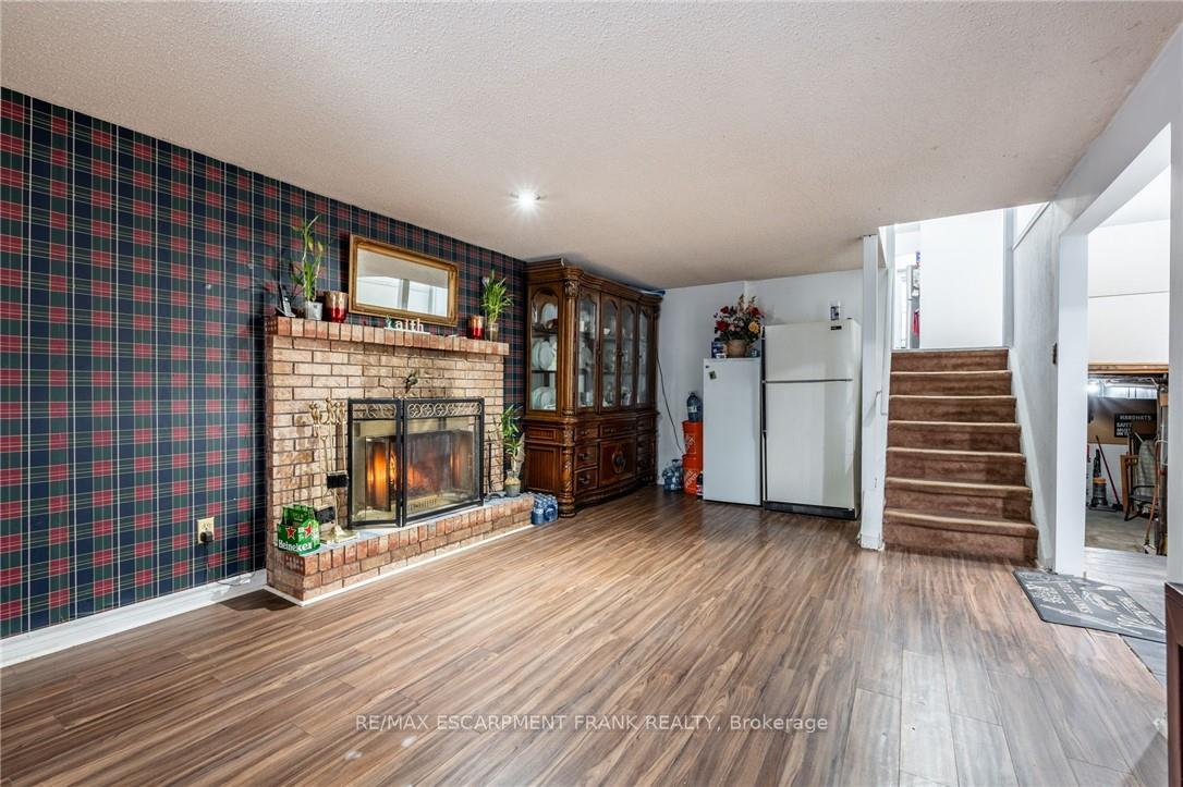 Photo 29 of 97 Guildwood Drive, Hamilton, Gurnett — HOMEH