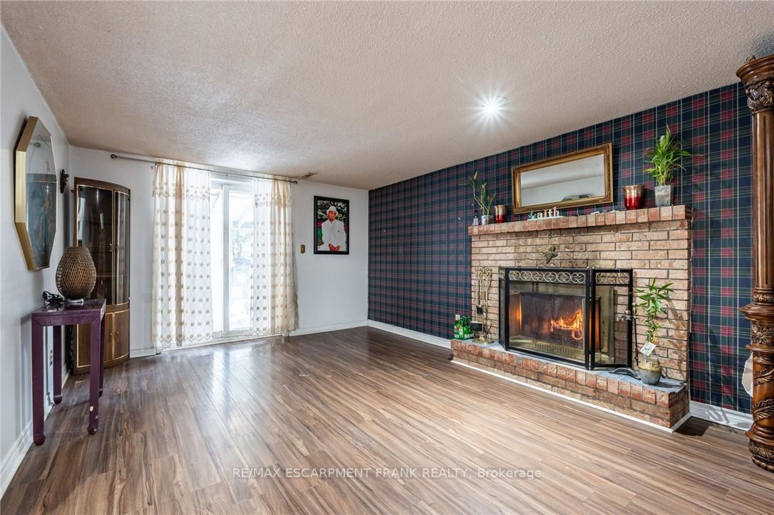 Photo 30 of 97 Guildwood Drive, Hamilton, Gurnett — HOMEH