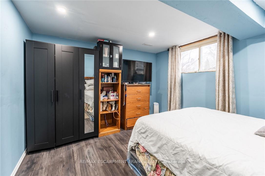 Photo 32 of 97 Guildwood Drive, Hamilton, Gurnett — HOMEH