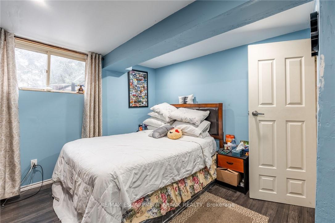 Photo 33 of 97 Guildwood Drive, Hamilton, Gurnett — HOMEH