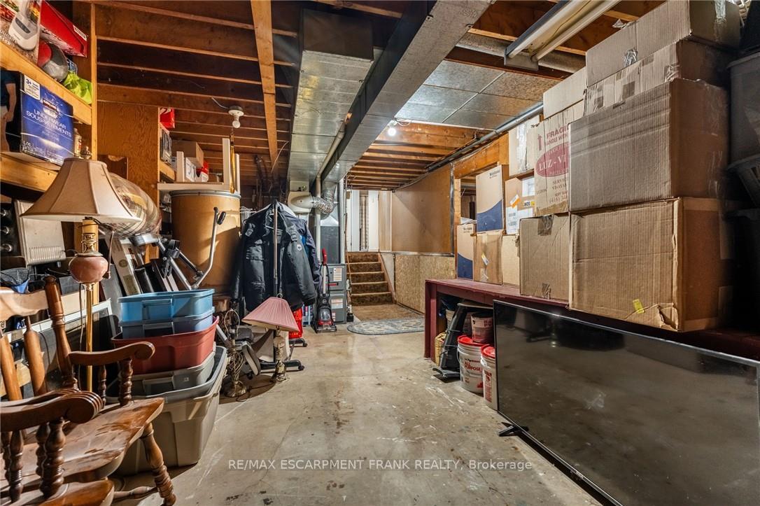Photo 35 of 97 Guildwood Drive, Hamilton, Gurnett — HOMEH
