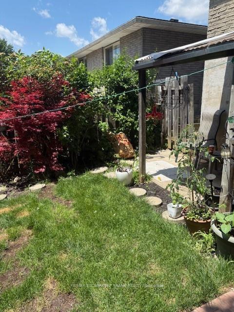 Photo 39 of 97 Guildwood Drive, Hamilton, Gurnett — HOMEH