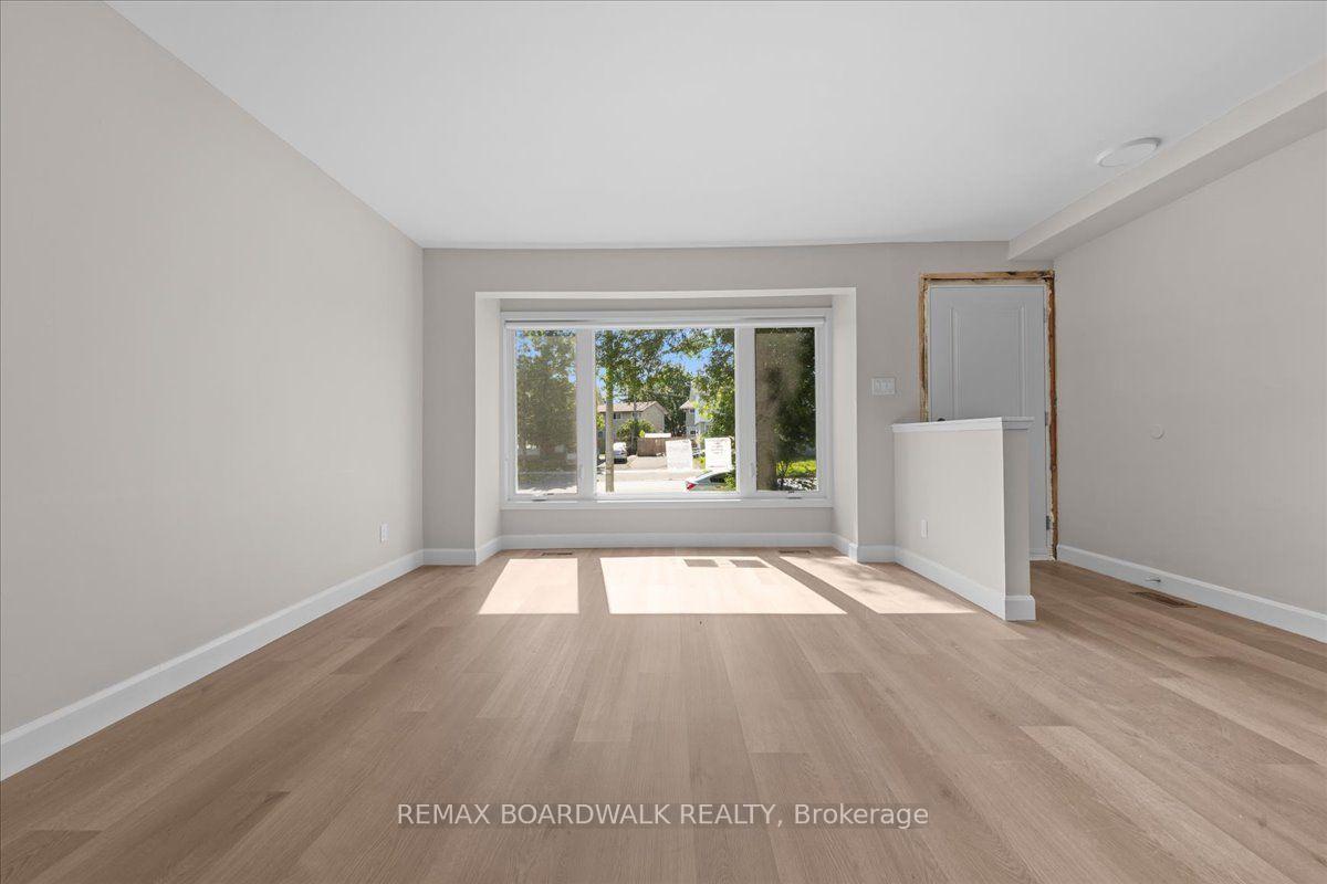 Photo 7 of 999 Meadowlands Drive, Ottawa, Carleton Square — HOMEH