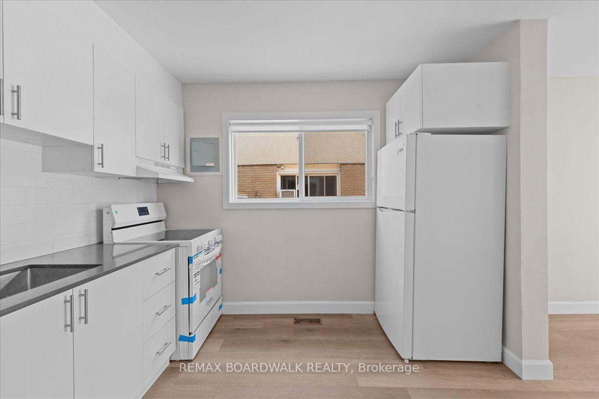 Photo 13 of 999 Meadowlands Drive, Ottawa, Carleton Square — HOMEH