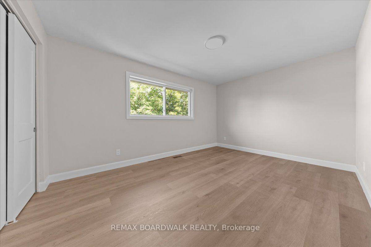 Photo 16 of 999 Meadowlands Drive, Ottawa, Carleton Square — HOMEH