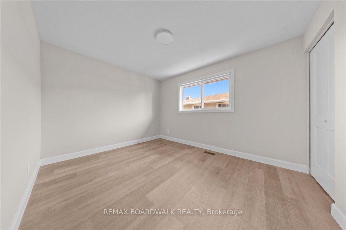 Photo 18 of 999 Meadowlands Drive, Ottawa, Carleton Square — HOMEH