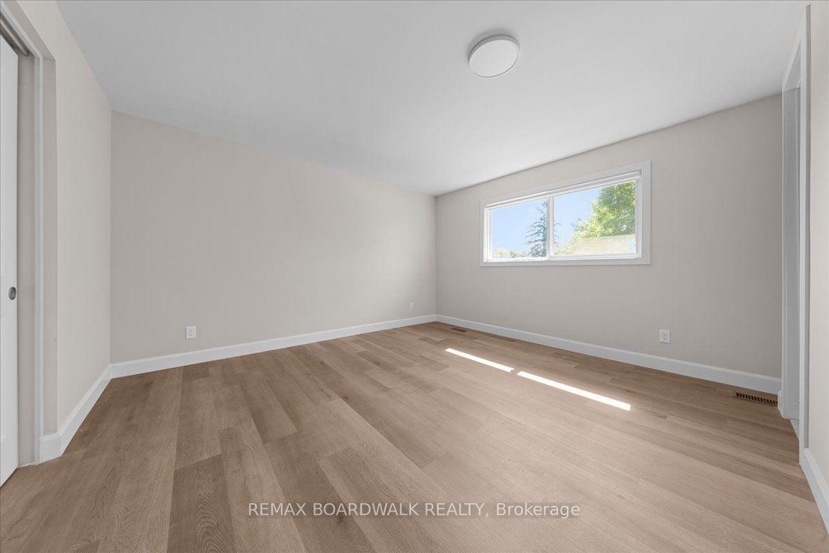 Photo 21 of 999 Meadowlands Drive, Ottawa, Carleton Square — HOMEH