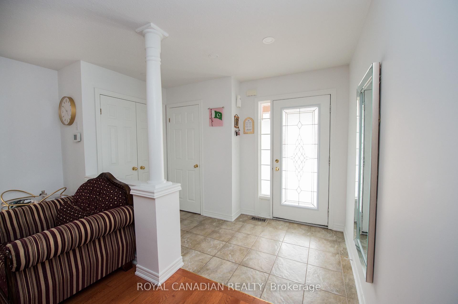 Photo 6 of Unit 13, 78 Peachwood Crescent, Hamilton, Stoney Creek — HOMEH