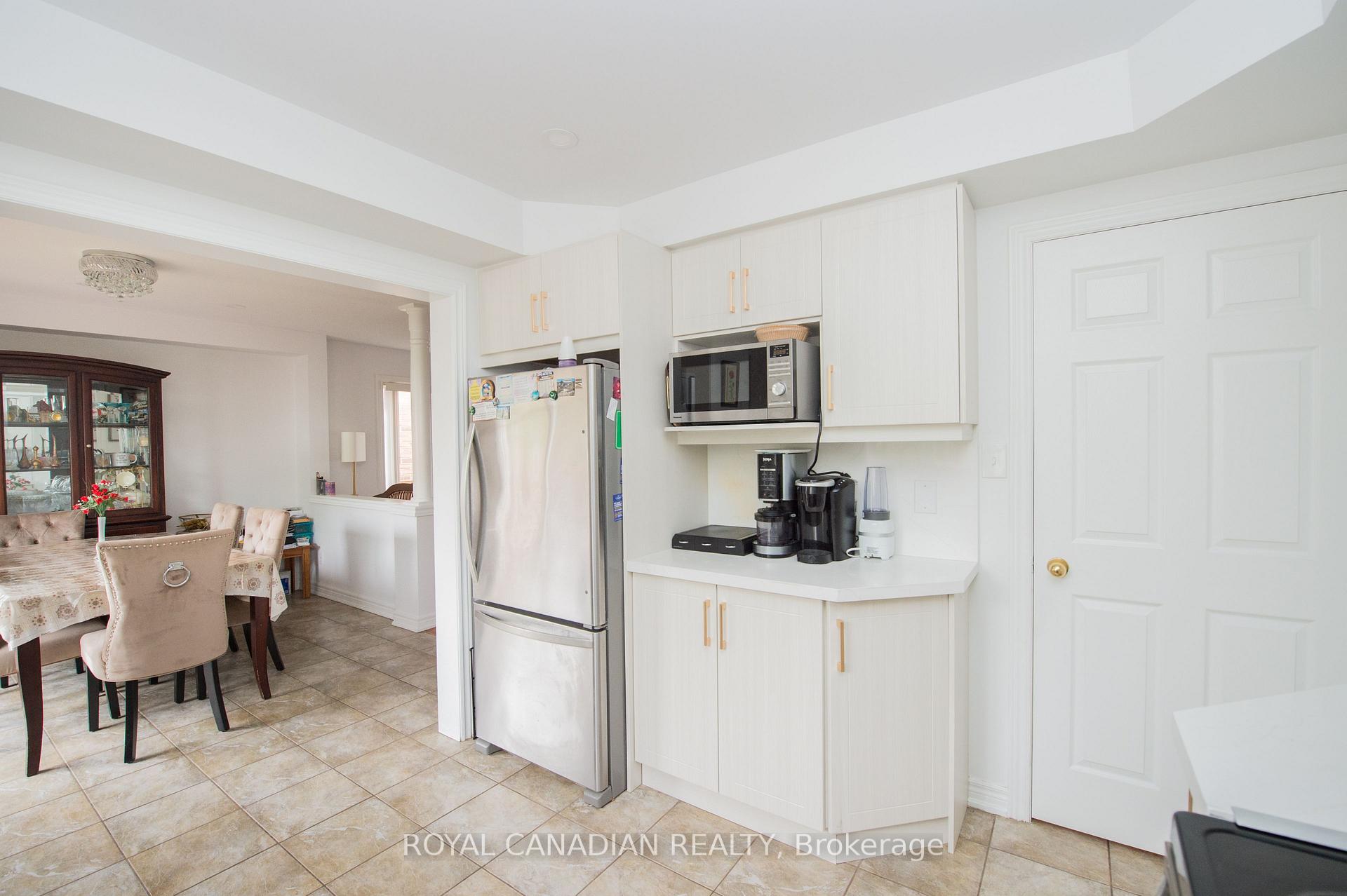 Photo 7 of Unit 13, 78 Peachwood Crescent, Hamilton, Stoney Creek — HOMEH