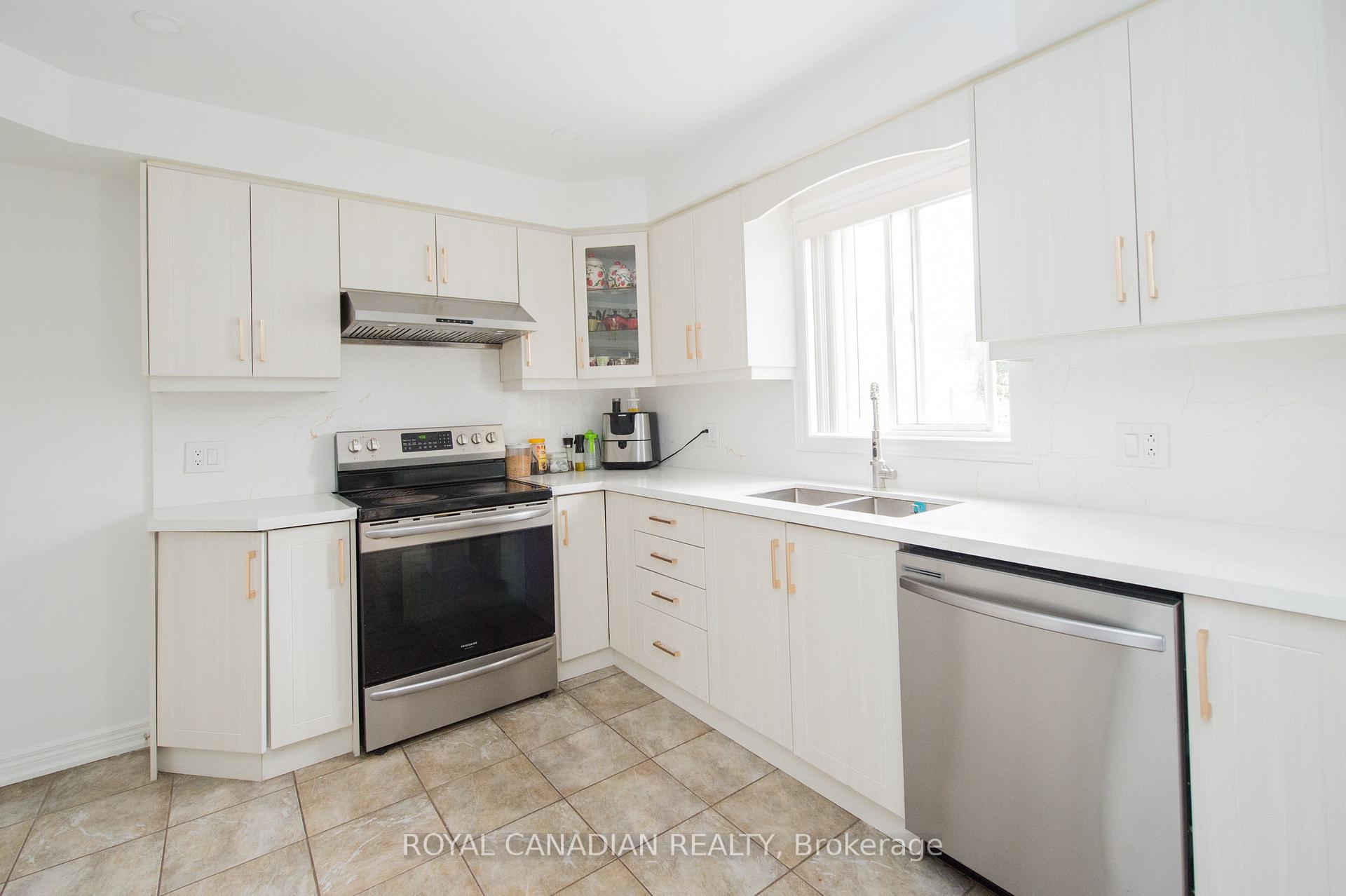 Photo 9 of Unit 13, 78 Peachwood Crescent, Hamilton, Stoney Creek — HOMEH