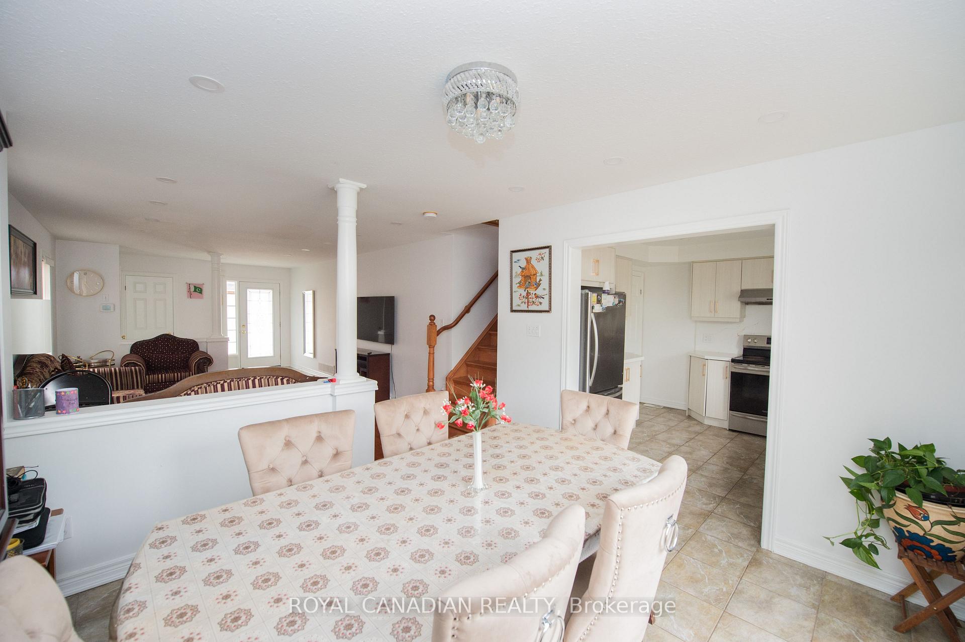 Photo 12 of Unit 13, 78 Peachwood Crescent, Hamilton, Stoney Creek — HOMEH